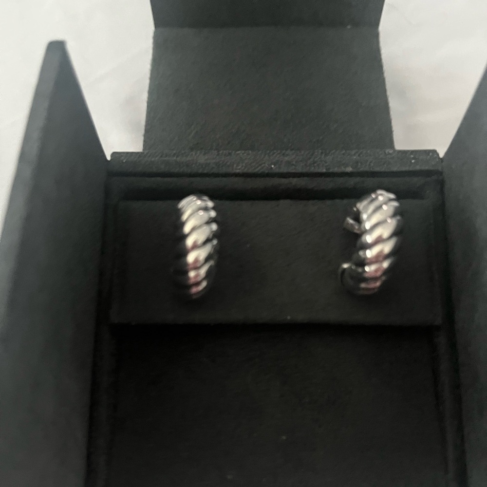 David Yurman shrimp earrings